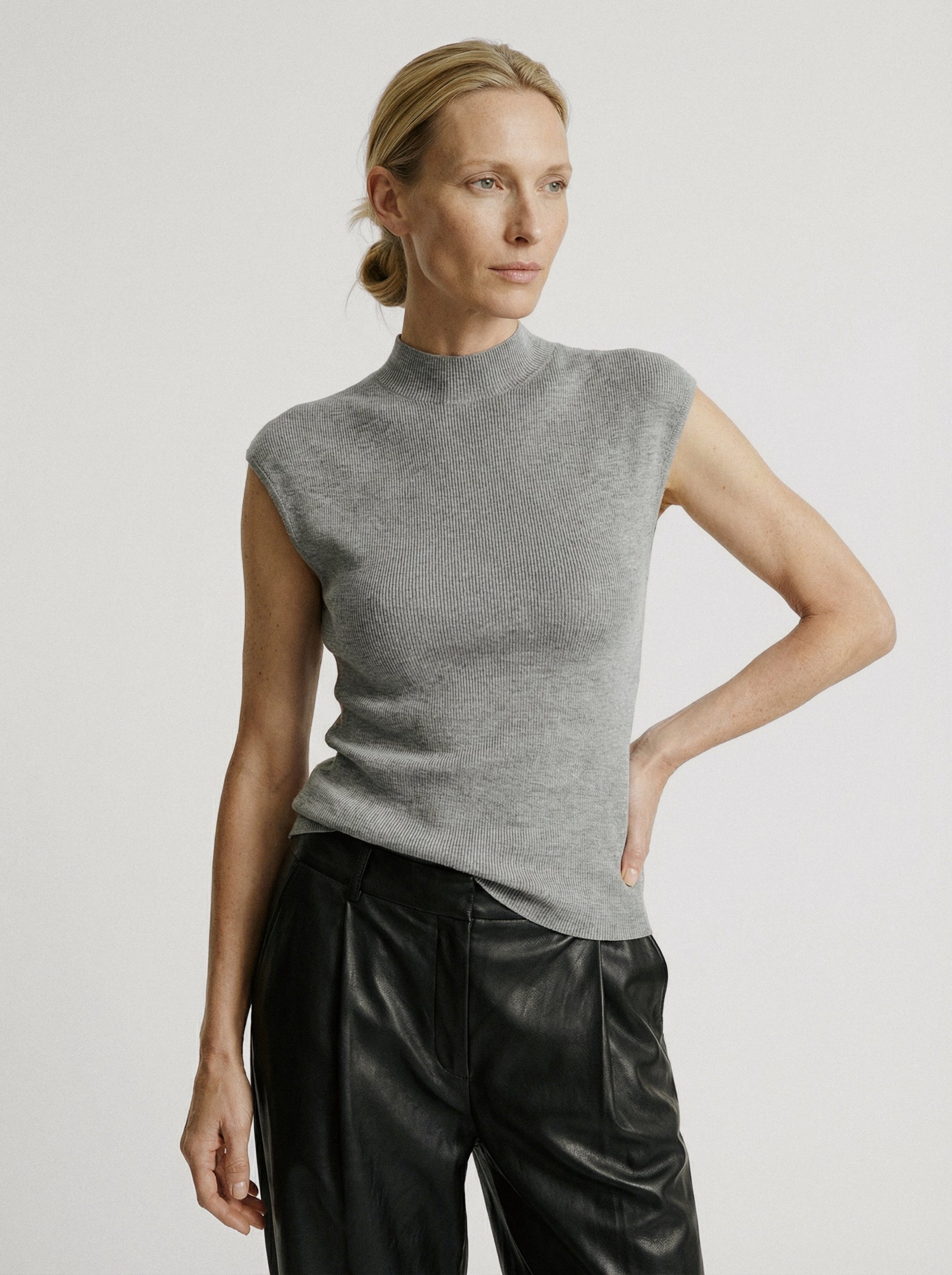 Sleeveless Rib Knit Top Grey